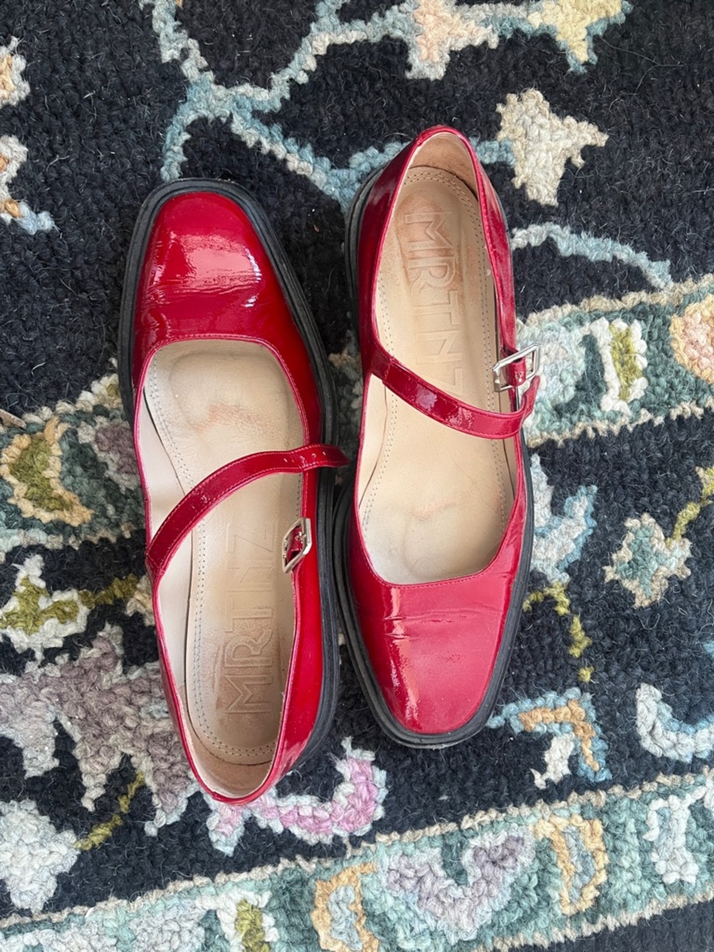 Souliers Martinez Red Patent Mary Janes - Picture 3 of 7